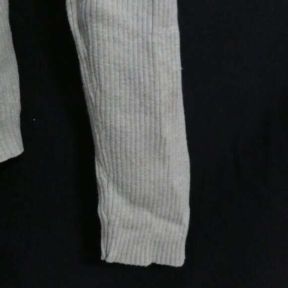 GAP | medium | Light Green Ribbed Turtleneck Sweater - Picture 15 of 15